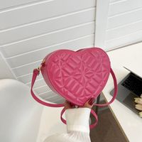 Fashion Heart Shape Quilted Heart-shaped Zipper Shoulder Bag main image 3