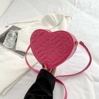 Fashion Heart Shape Quilted Heart-shaped Zipper Shoulder Bag main image 4
