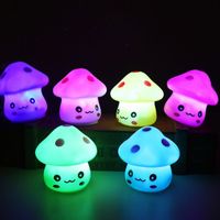 Simple Style Throwing Toy Flash Luminous Seven-color Mushroom Light Toy Wholesale main image 2