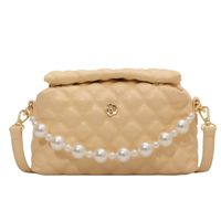 Trendy Rhombic Flower Pattern Pendant Pearl Strap Pu Leather Crossbody Bag sku image 3