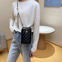 New Fashion Rhombus Chain Messenger Phone Solid Color Bag main image 2