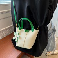 2022 New Fashion Simple Portable Single Shoulder Crossbody Bucket Bag main image 5