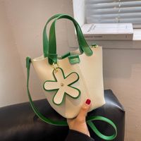 2022 New Fashion Simple Portable Single Shoulder Crossbody Bucket Bag main image 4