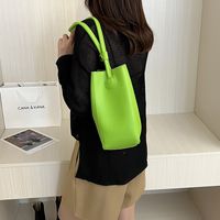 2022 New Simple Solid Color Portable Underarm Shoulder Bucket Bag sku image 1