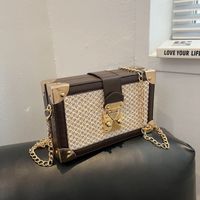 2022 Summer New Style Shoulder Chain Messenger Straw Woven Box Bag main image 5