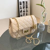 Summer 2022 New Style Solid Color Rhombus Pattern Chain Shoulder Small Square Bag main image 5