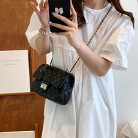 Summer 2022 New Style Solid Color Rhombus Pattern Chain Shoulder Small Square Bag main image 2
