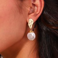 Barocker Stil Perle Legierung Überzug Künstliche Perlen Ohrringe main image 2