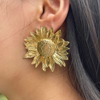 Frau Retro Übertrieben Mode Blumen Legierung Ohrringe Überzug Keine Intarsien Drop Ohrringe main image 1