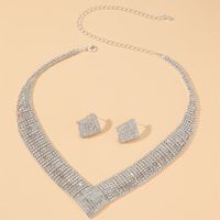 Frau Luxus Mode Raute Legierung Strass Steine Ohrringe Halskette Schmuck-set Überzug Diamant Strass Steine 1 Satz main image 3