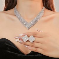 Frau Luxus Mode Raute Legierung Strass Steine Ohrringe Halskette Schmuck-set Überzug Diamant Strass Steine 1 Satz main image 4