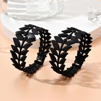 Fashion Geometric Leaves Synthetic Resin Alloy Spray Paint Hollow Out Bangle main image 4
