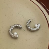 Fashion C Shape Plating Copper Artificial Pearls Earrings sku image 1