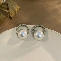 Vintage Style Twist Alloy Plating Artificial Pearls Ear Studs main image 5