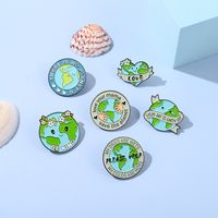 Cartoon Style Earth Heart Shape Alloy Stoving Varnish Brooches main image 1