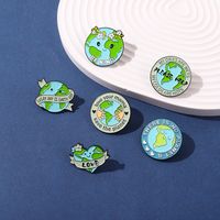 Cartoon Style Earth Heart Shape Alloy Stoving Varnish Brooches main image 5