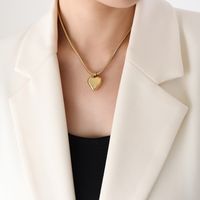 Einfache Stil Runde Herzform Titan Stahl Halskette Beschichtung Edelstahl Halsketten sku image 2