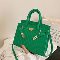 Women's Medium All Seasons Pu Leather Solid Color Fashion Square Magnetic Buckle Handbag main image 3