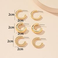 Simple Style C Shape Gold Plated Alloy Hoop Earrings main image 2