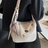 Women's Medium Pu Leather Solid Color Fashion Pillow Shape Buckle Crossbody Bag main image 3