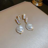 1 Pair Simple Style Pearl Copper Inlay Zircon Drop Earrings main image 3