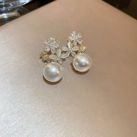 Wholesale Jewelry 1 Pair Sweet Flower Artificial Pearl Copper Zircon Drop Earrings Ear Clips main image 4