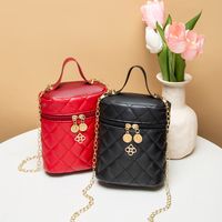 Fashion Solid Color Quilted Bucket Zipper Bucket Bag main image 3