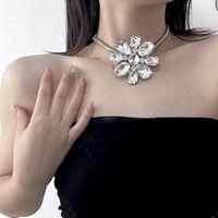 Moda Geométrico Flor Aleación Embutido Diamante De Imitación Broches Collar main image 5