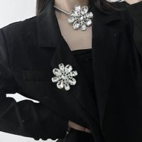 Moda Geométrico Flor Aleación Embutido Diamante De Imitación Broches Collar main image 1