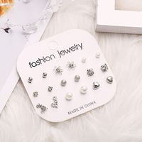 Style Simple Lettre Perle D'imitation Alliage Placage Strass Boucles D'oreilles 1 Jeu main image 5