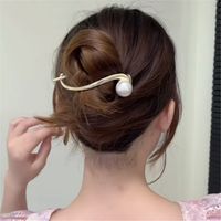 Elegant Geometric Alloy Inlay Artificial Pearl Hair Clip 1 Piece main image 3