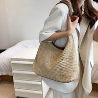 Medium Straw Weave Soft Surface Shopping Bag-typed Magnetic Buckle Straw Bag sku image 1