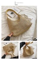 Medium Straw Weave Soft Surface Shopping Bag-typed Magnetic Buckle Straw Bag sku image 4