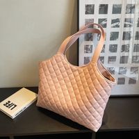 Femmes Grande Toutes Les Saisons Faux Cuir Couleur Unie Lingge Mode Carré Fermeture Éclair Sac À Main Sac Sous Les Bras sku image 6