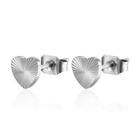 Simple Style Heart Shape Titanium Steel Ear Studs Gold Plated Stainless Steel Earrings main image 5