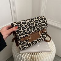 Women's Medium Pu Leather Color Block Leopard Vintage Style Square Magnetic Buckle Crossbody Bag main image 1