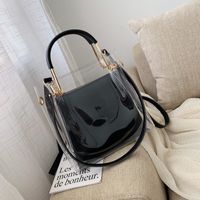 Femmes Petit L'été Pvc Faux Cuir Couleur Unie De Base Carré Fermeture Éclair Sac À Main sku image 2