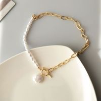 Großhandel Schmuck Einfacher Stil Runden Künstliche Perle Eisen Überzug Halskette Mit Anhänger main image 1