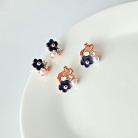 Fashion Flower Alloy Enamel Pearl Ear Studs main image 5