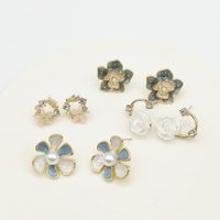 Simple Style Heart Shape Flower Resin Inlay Artificial Pearls Rhinestones Drop Earrings 1 Pair main image 2