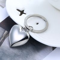 Fashion Round Heart Shape Stainless Steel Keychain main image 3