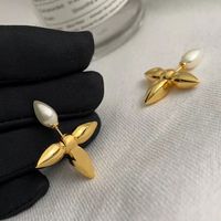 Retro Four Leaf Clover Brass Ear Studs Inlay Pearl Copper Earrings main image 5