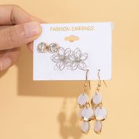 Fashion Flower Alloy Tassel Hollow Out Rhinestones Women's Drop Earrings 1 Set main image 1