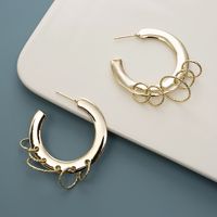 Fashion C Shape Metal Hoop Earrings main image 4