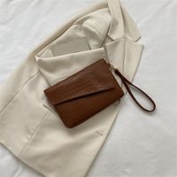 Women's Medium Pu Leather Solid Color Vintage Style Magnetic Buckle Envelope Bag sku image 4