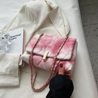 Mujeres Pequeña Cuero Sintético Lingge Moda Cadena Cuadrado Cerrar Bolso Bandolera sku image 1