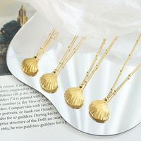 Elegant Shell Titanium Steel Pendant Necklace Plating Stainless Steel Necklaces main image 4