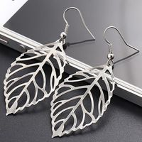 1 Pair Simple Style Leaves Hollow Out Alloy Ear Hook main image 5