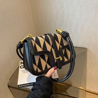 Women's Pu Leather Geometric Fashion Quilted Square Zipper Magnetic Buckle Crossbody Bag main image 2