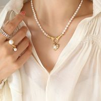 Französische Art Hand Herzform Titan Stahl Halskette Mit Anhänger Vergoldet Perle Edelstahl Halsketten sku image 1